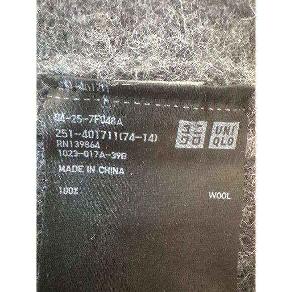 Uniqlo Small Wool V-Neck Sweater Gray - Picture 6 of 16